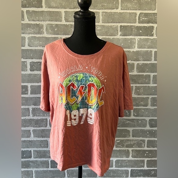 AC/DC | Tops | Womens Acdc Graphic Tee | Poshmark